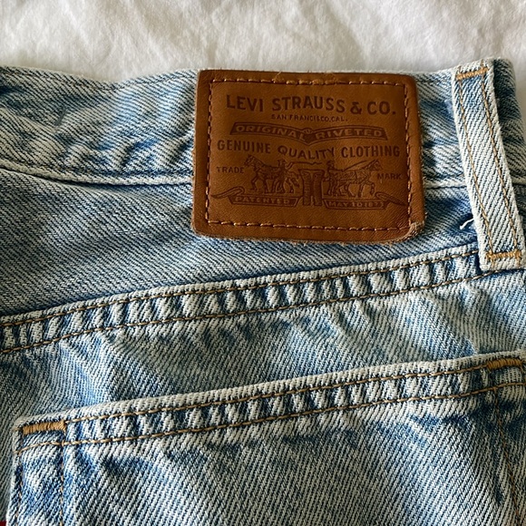 Wedgie Straight Levi’s - Picture 2 of 6